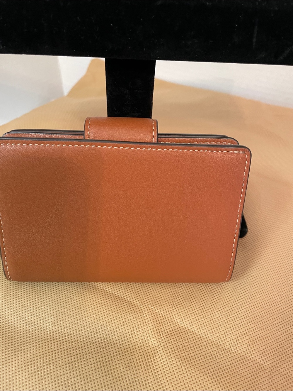 Authentic Coach Leather Gold / Tan  Snap Wallet - with Gold Coach Logo - Picture 9 of 13